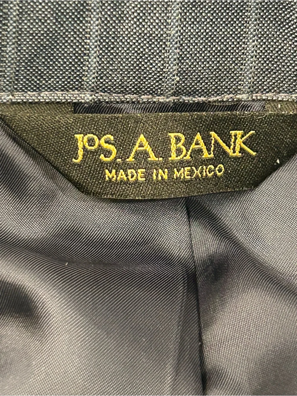 Jos. A. Bank Signature Gold Men's Gray Pinstripe Two-Piece Suit Jacket 42S 34/28